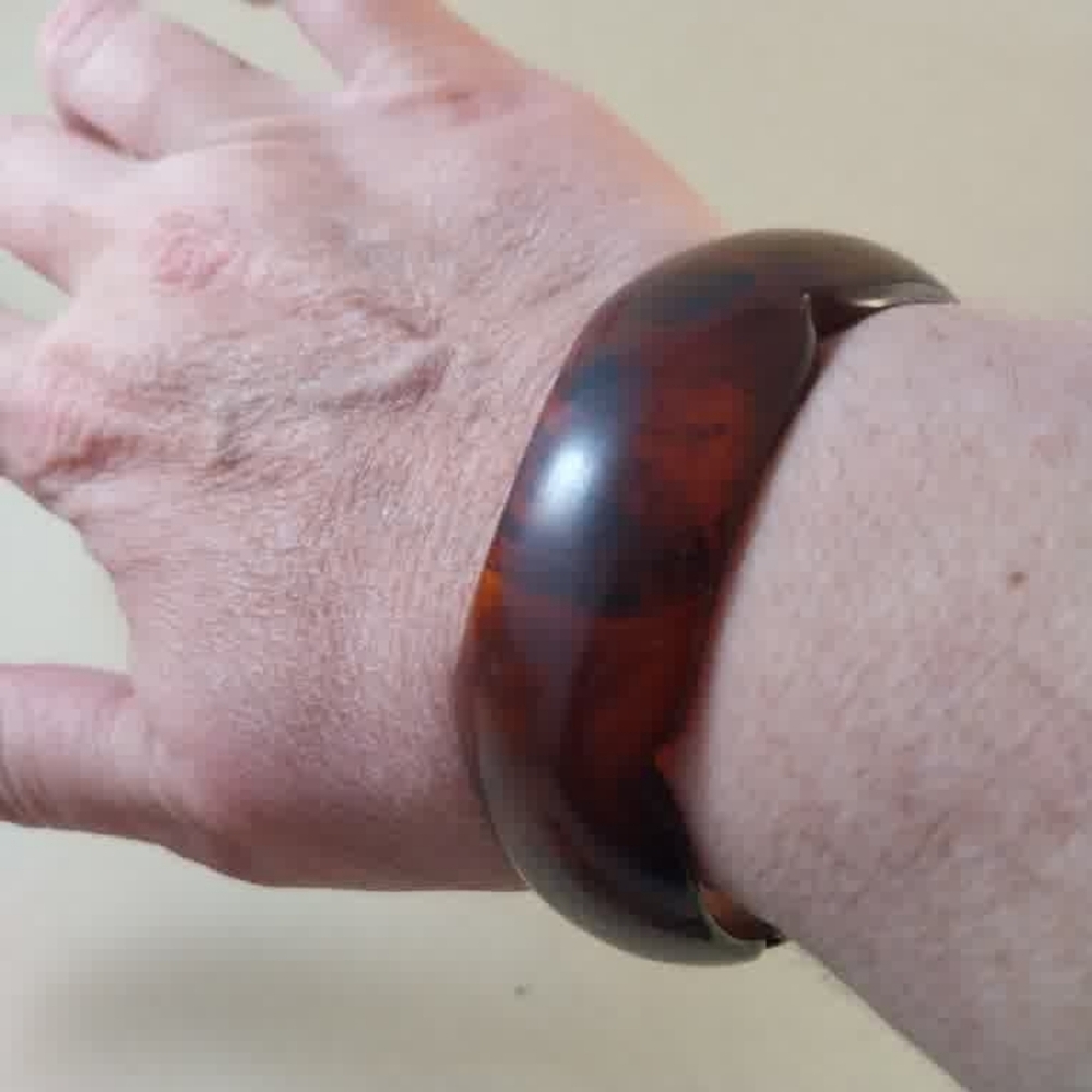 Vintage Bakelite Root-Beer Bangle Bracelet - Picture 3 of 9